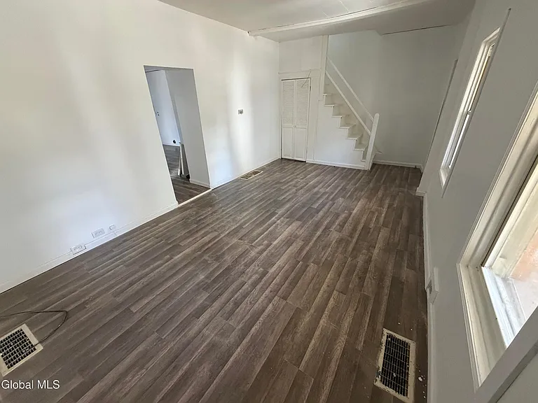 9 O'Connell St — Photo 6