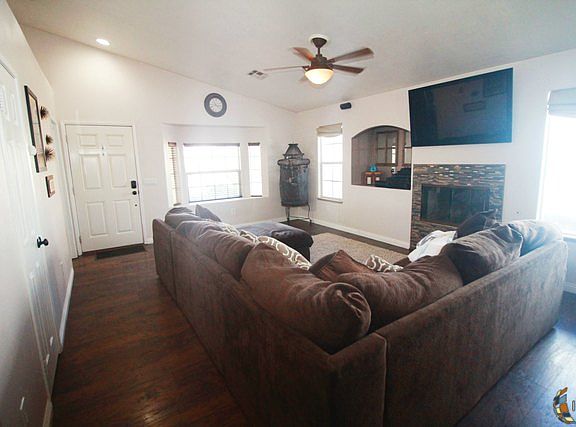 5th image of 225 Acapulco Dr