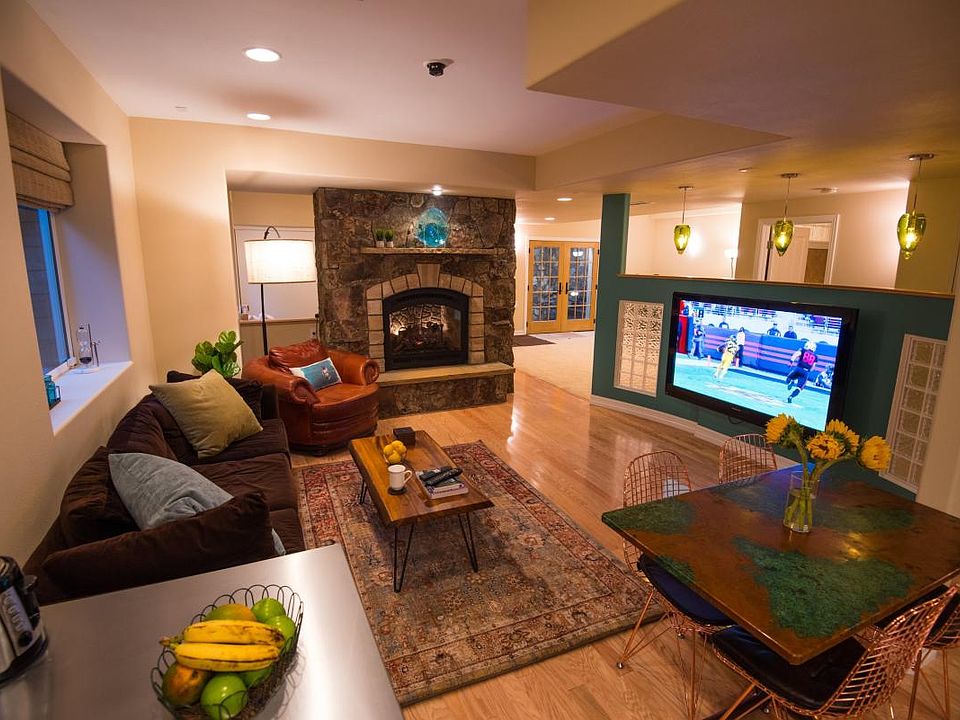 65" HDTV