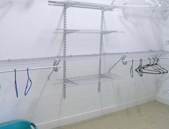 4th image of 806 Parkside Ln