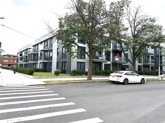Building Photo 3
