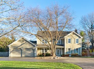 721 Valley Rd, Lake Forest, IL 60045