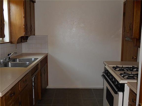 4th image of 3106 NE 10th St