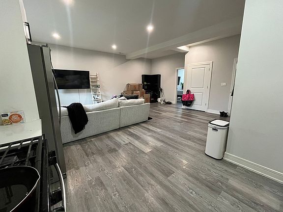 5th image of 3132 S Lituanica Ave #1W