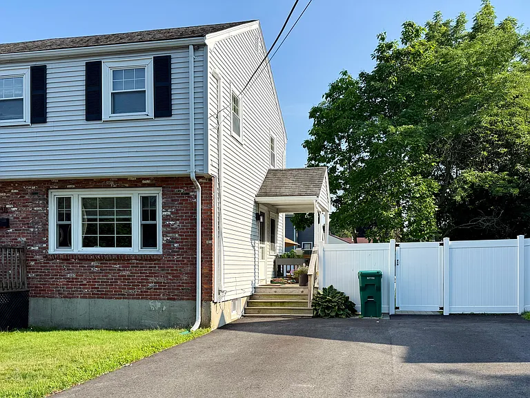 33B Grape St — Photo 5
