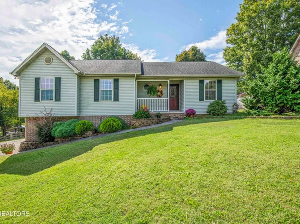 1021 Summerfield Dr, Maryville, TN 37801