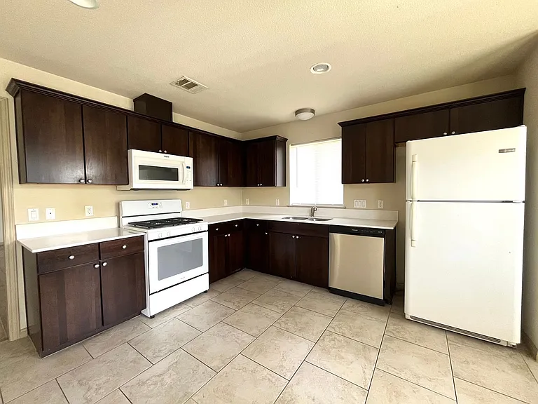 5413A Roosevelt Ave — Photo 7