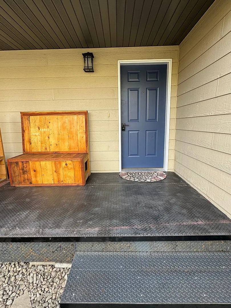 Fully Updated 3-Bedroom Townhome in River Rock — Photo 1