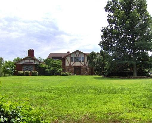 1st image of 21 Southtowne Dr