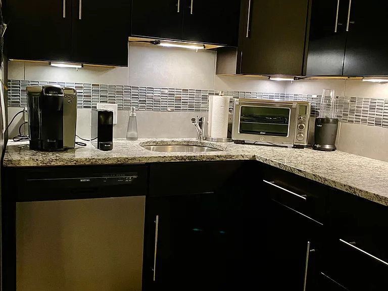 555 E 10th Ave #109 — Photo 3