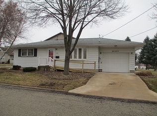 1521 Chambers St, Peru, IL 61354