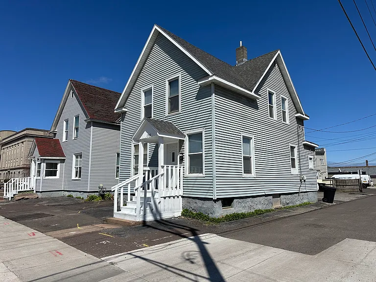 1508 Hammond Ave — Photo 1