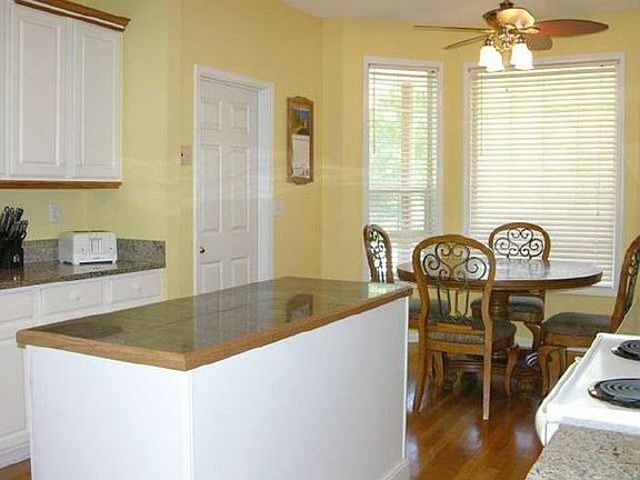 5th image of 31 Tanglewood Ln