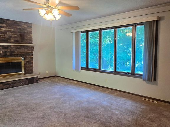 5th image of 1003 Sunset Rd