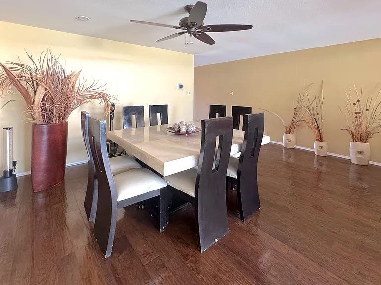 2542 Lindenwood Dr #2542 — Photo 5