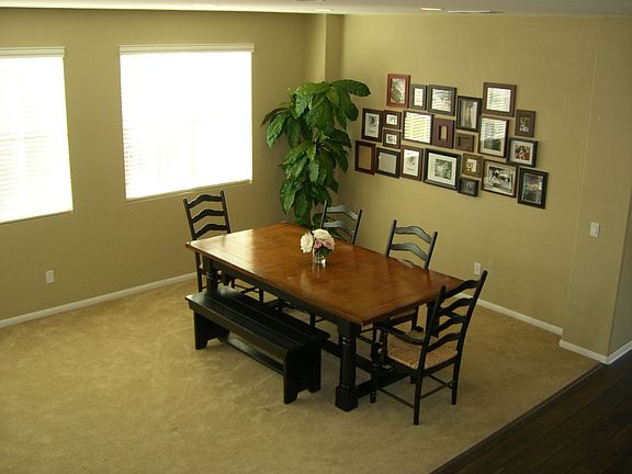 LARGE DINING ROOM