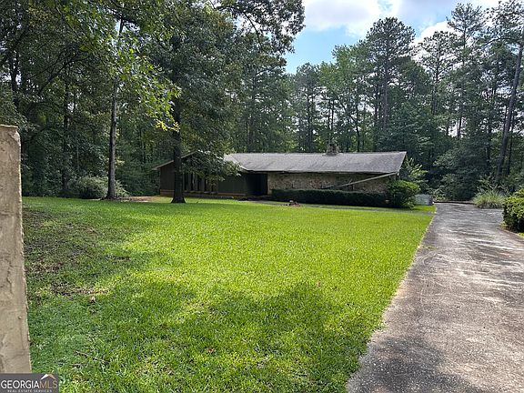 2nd image of 4520 Thompson Rd