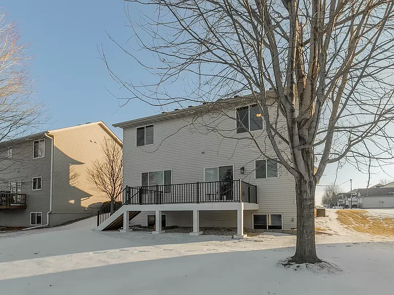 1760 Wyndam Dr — Photo 11