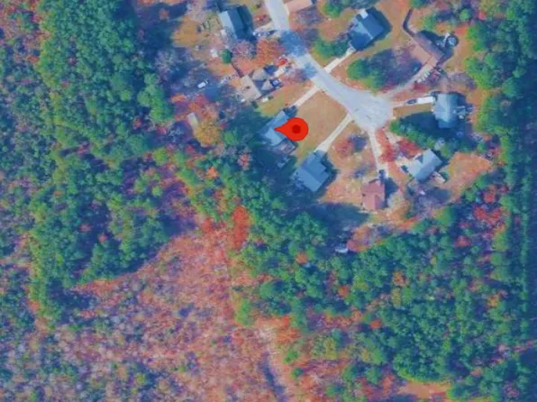 210 Sprucepine Dr, Raeford, NC 28376