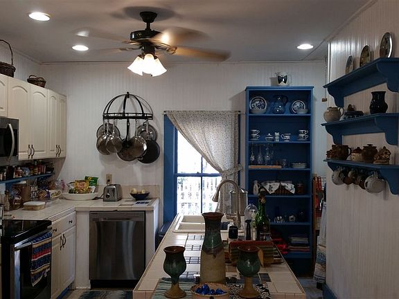 4th image of 124 Twine St