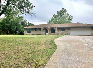 1812 Ridge Pl, Lahoma, OK 73754