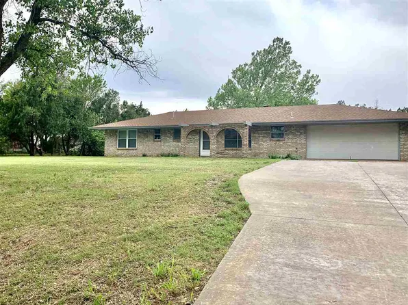 1812 Ridge Pl, Lahoma, OK 73754
