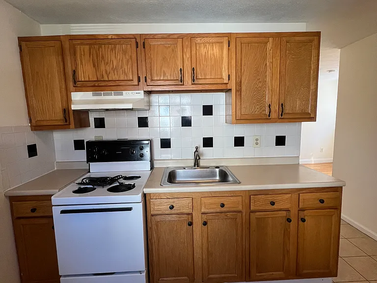 17 Pine St #1 — Photo 10