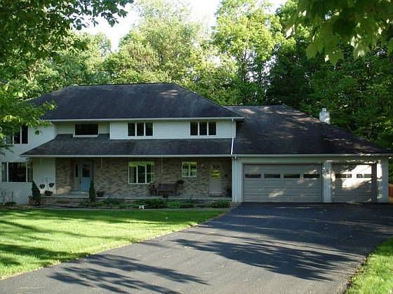 1st image of 254 Lakeside Dr