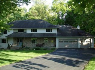 254 Lakeside Dr, Morgantown, WV