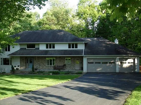 254 Lakeside Dr photo 1