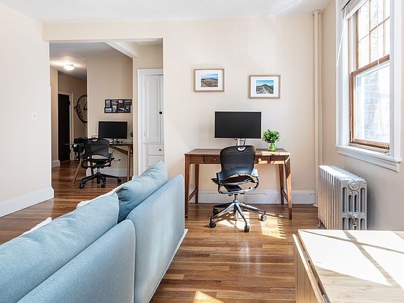 4th image of 48 Strathmore Rd APT 26