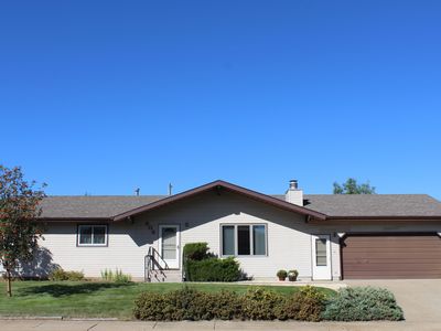 606 6th Ave SW, Dickinson, ND, 58601