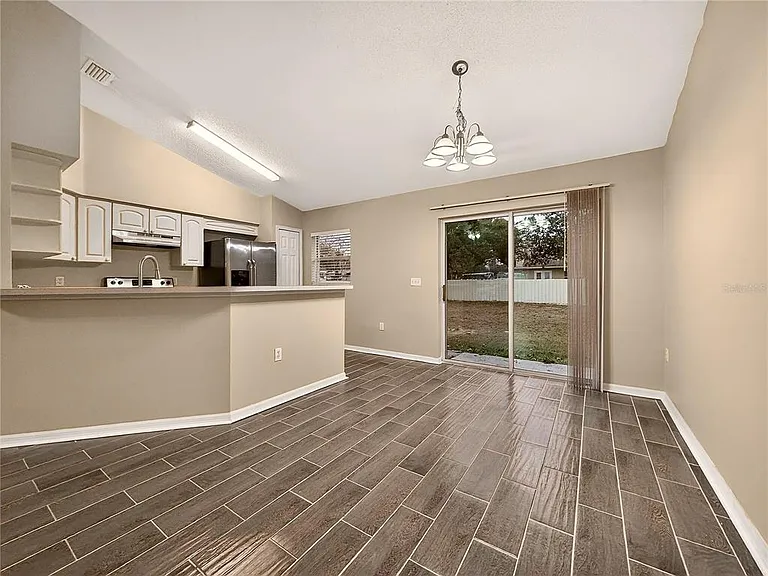 835 Lancaster Ave — Photo 5