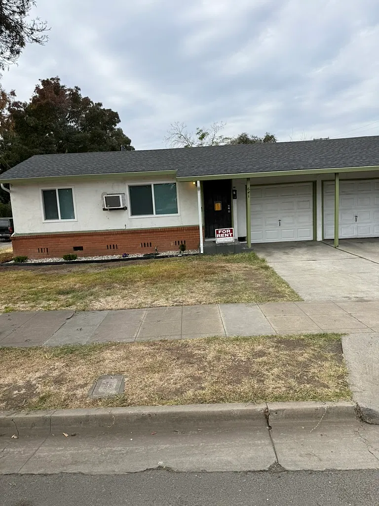 2 bed, 676 sqft, $1,875 — Photo 1