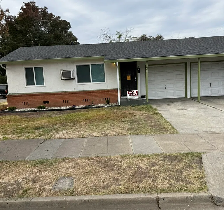 637 S Della St #641