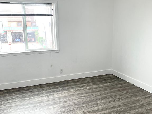 2nd image of 950 Quintara St APT 3