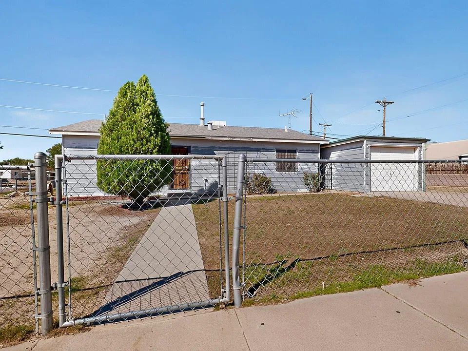 1301 Aztec Rd NW