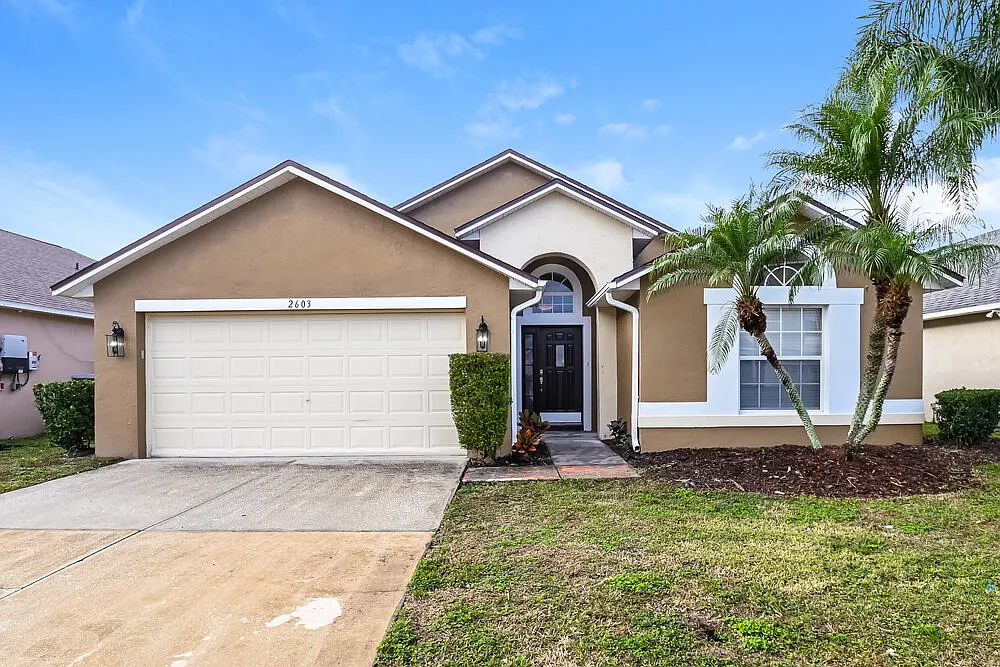 3 bed, 2.0 bath, 1833 sqft, $2,010 — Photo 1
