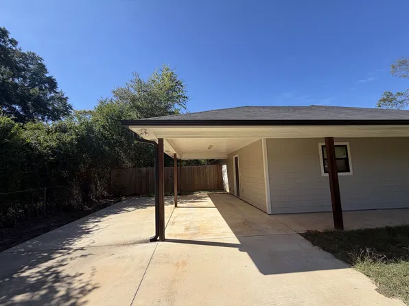 1301 N Olive St, Gladewater, TX 75647