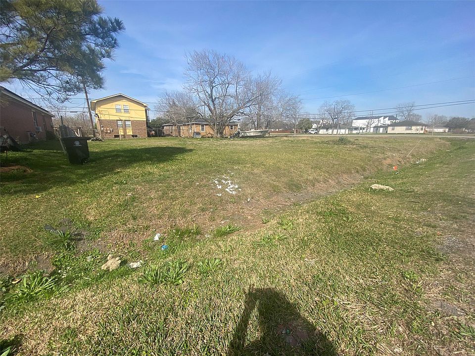 1st image of 10126 Ricky St