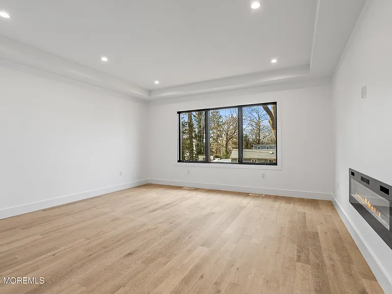 150 Ampere Ave — Photo 36