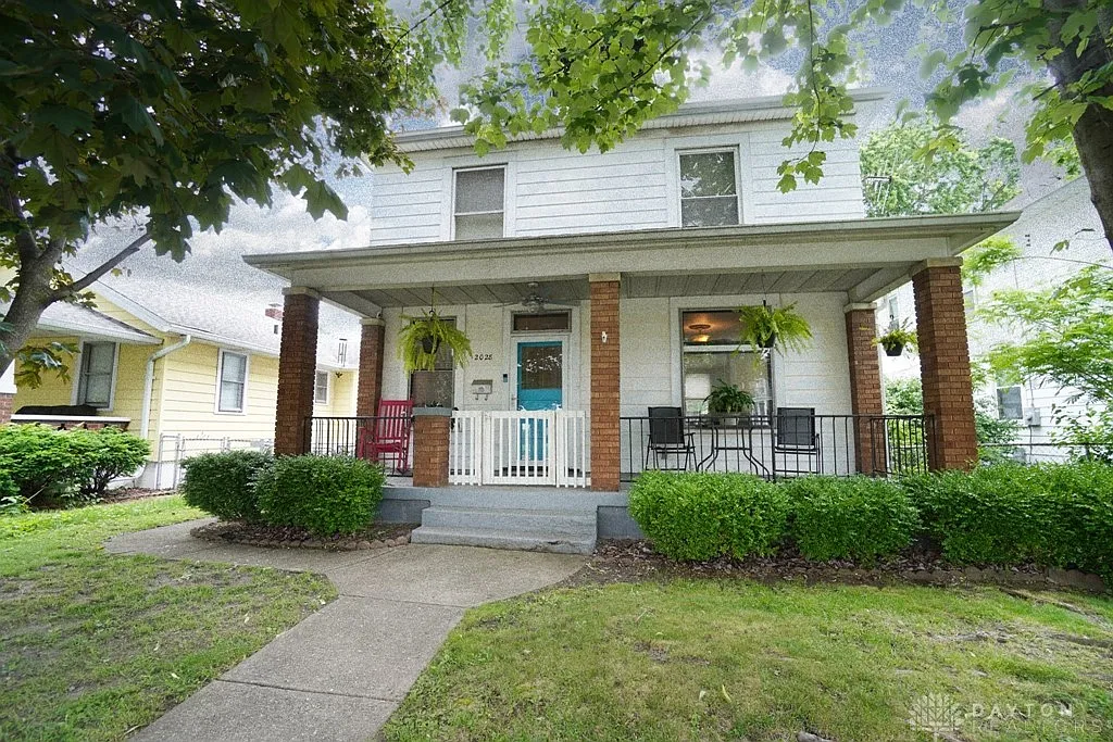 2028 Pleasant Ave photo 1