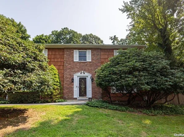 7 Bevy Hollow Road, Setauket, NY 11733