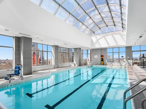 500 West 43rd Street image 8 of 13