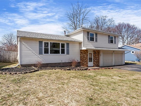 2nd image of 40 Tradewind Dr