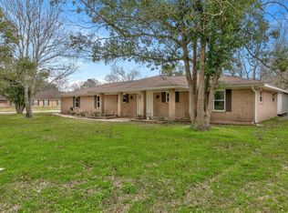 608 Lazy Ln, Anahuac, TX 77514