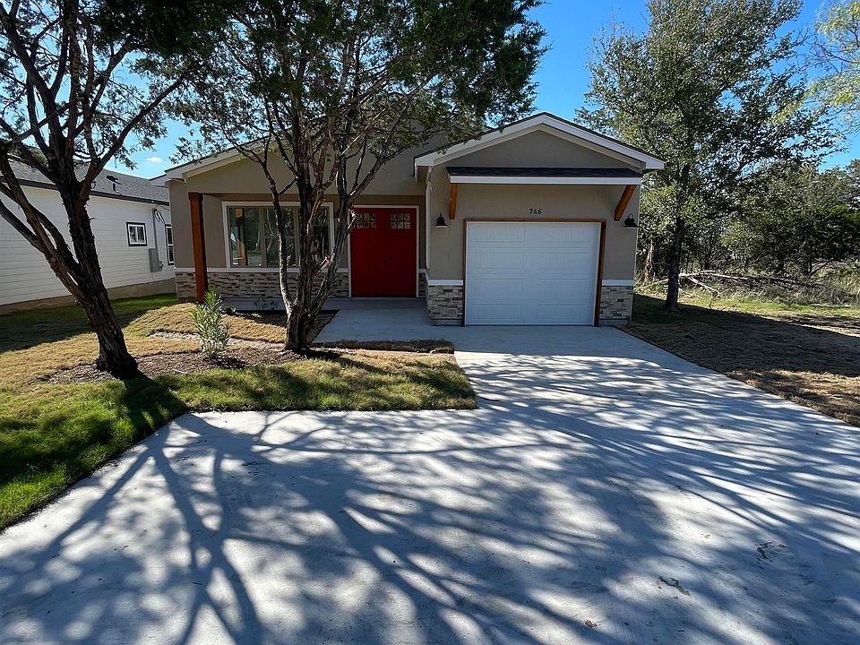 1st image of 746 Pine Lane