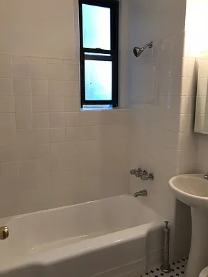 Rented by Roger Benayoun, LREB | media 3