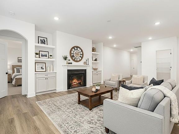 5th image of 3258 Yorkshire Cir