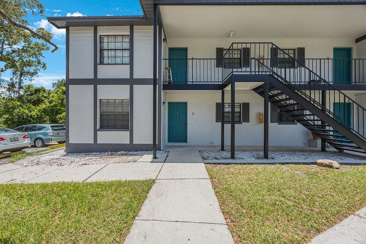 Building Photo - 500 9th Ave S #B3